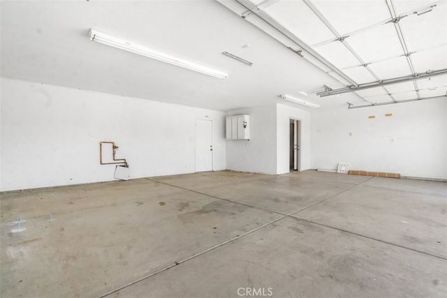 11221 Omelveny Road, Oak Hills, CA 92344