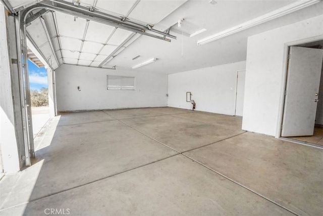 11221 Omelveny Road, Oak Hills, CA 92344