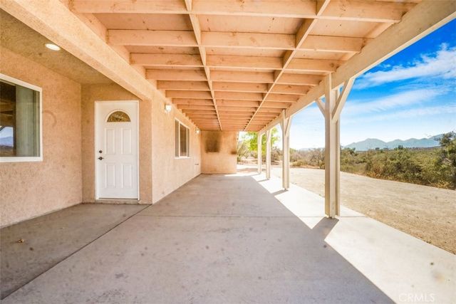 11221 Omelveny Road, Oak Hills, CA 92344
