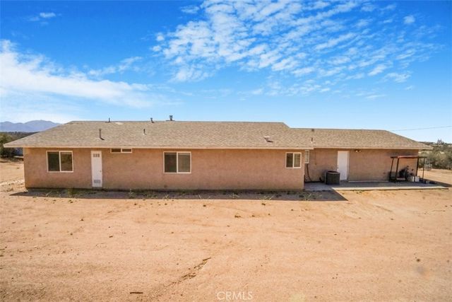 11221 Omelveny Road, Oak Hills, CA 92344