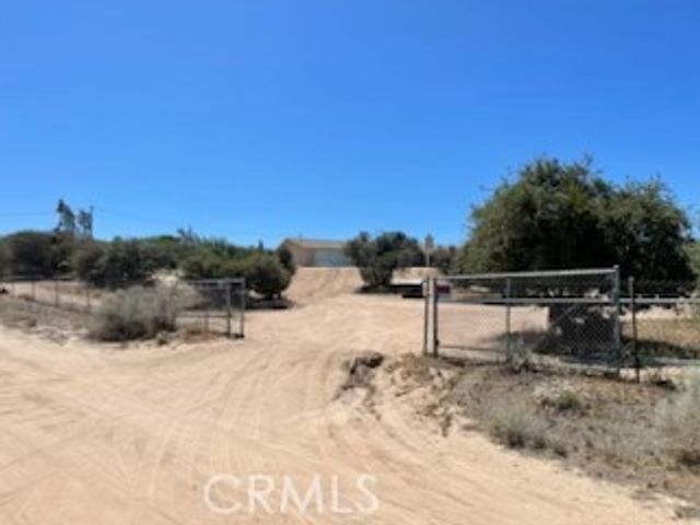 11221 Omelveny Road, Oak Hills, CA 92344