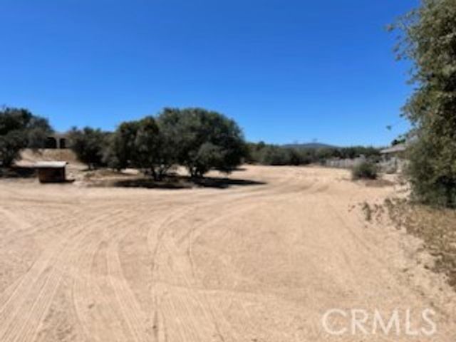 11221 Omelveny Road, Oak Hills, CA 92344
