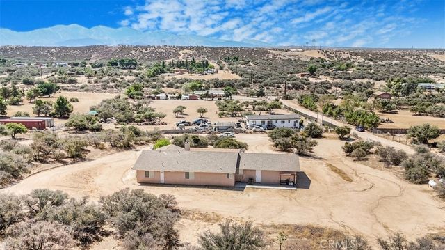 11221 Omelveny Road, Oak Hills, CA 92344