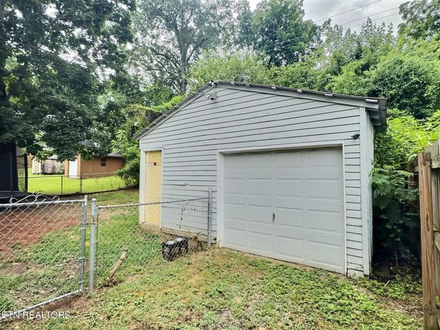 316 Oglewood Ave, Knoxville, TN 37917