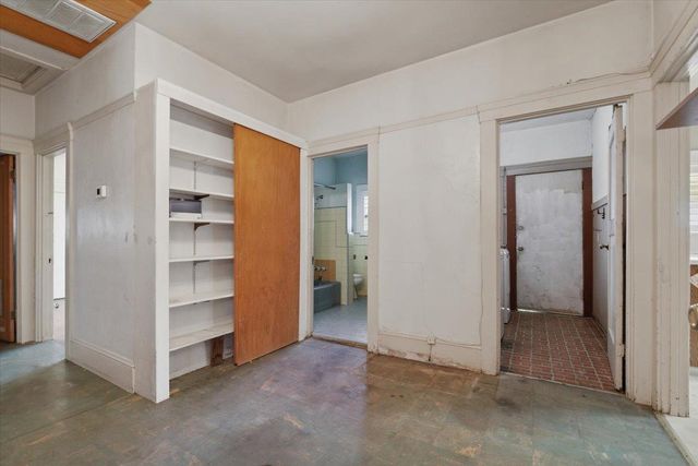 1061 W Willow St, Stockton, CA 95203