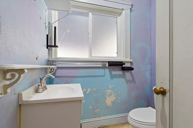 1061 W Willow St, Stockton, CA 95203