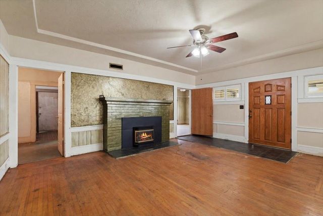 1061 W Willow St, Stockton, CA 95203