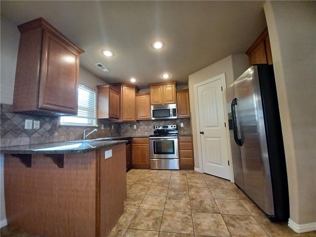 6009 S 37th Street, Rogers, AR 72758