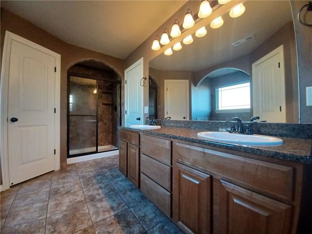 6009 S 37th Street, Rogers, AR 72758
