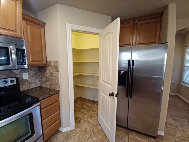 6009 S 37th Street, Rogers, AR 72758