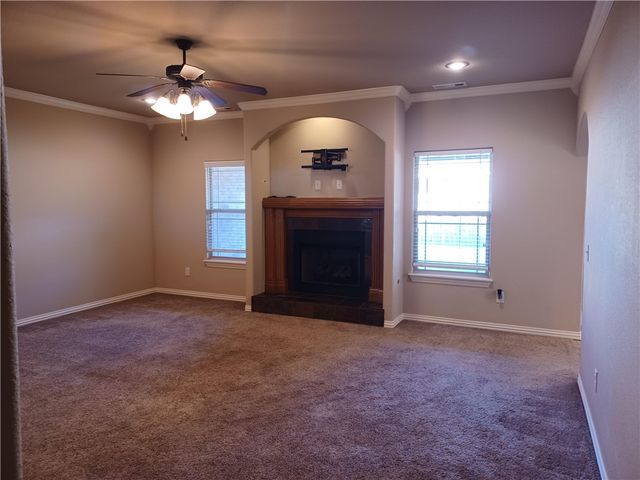 6009 S 37th Street, Rogers, AR 72758