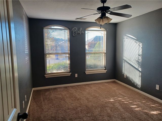 6009 S 37th Street, Rogers, AR 72758