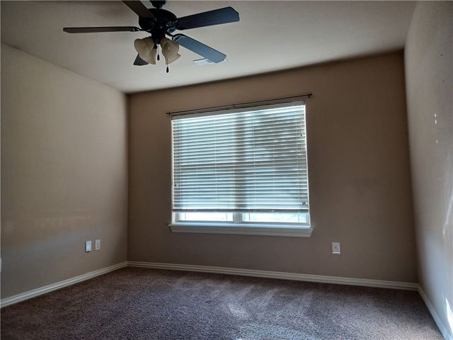 6009 S 37th Street, Rogers, AR 72758