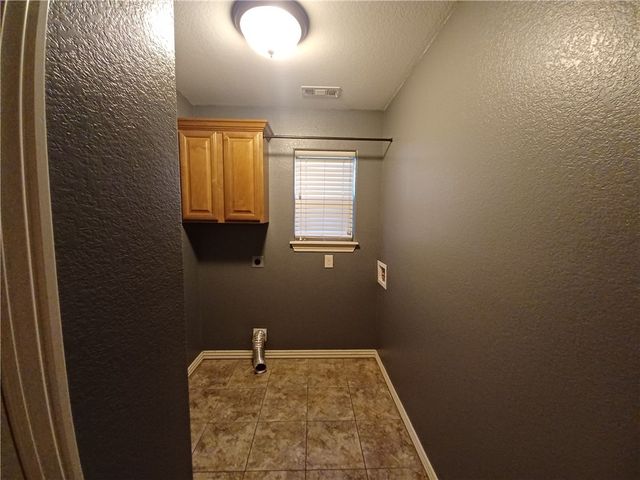 6009 S 37th Street, Rogers, AR 72758