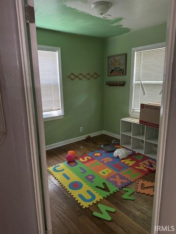1721 Obrien Street, South Bend, IN 46628