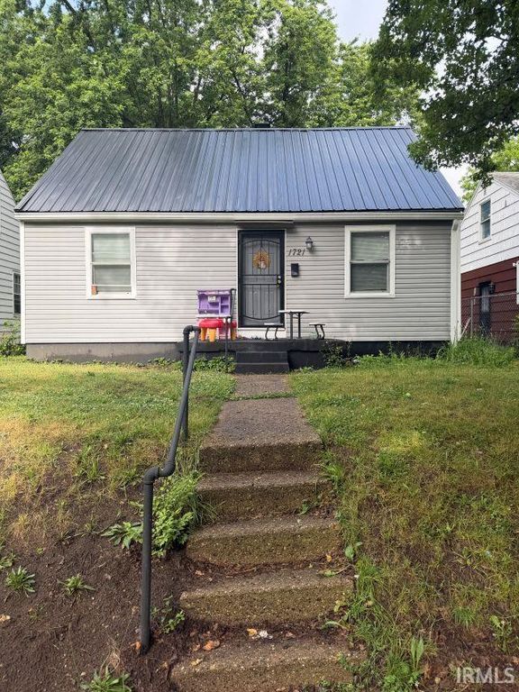 1721 Obrien Street, South Bend, IN 46628