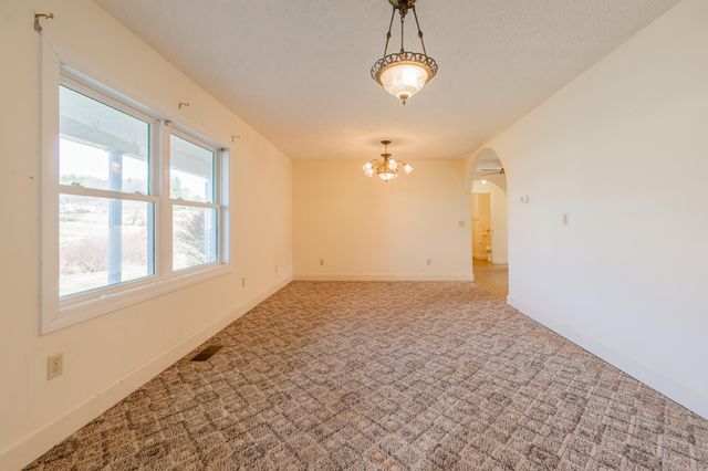 508 Whitelocke RD, Floyd, VA 24091