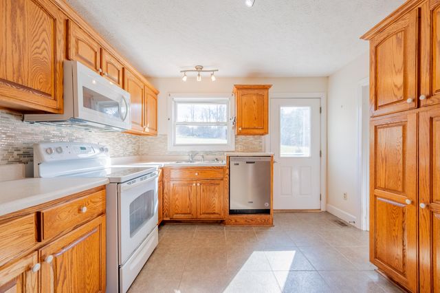 508 Whitelocke RD, Floyd, VA 24091