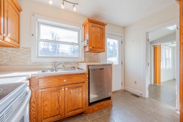 508 Whitelocke RD, Floyd, VA 24091