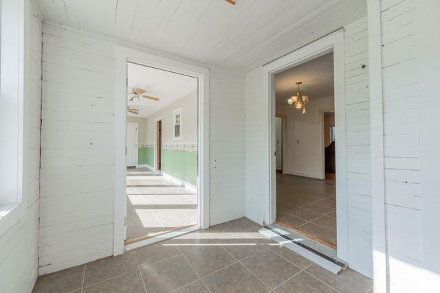 508 Whitelocke RD, Floyd, VA 24091