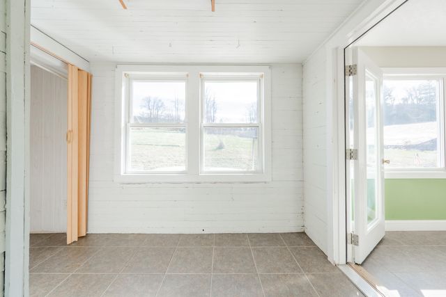 508 Whitelocke RD, Floyd, VA 24091