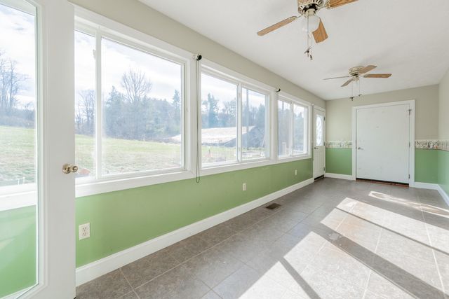 508 Whitelocke RD, Floyd, VA 24091