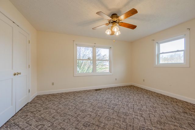 508 Whitelocke RD, Floyd, VA 24091