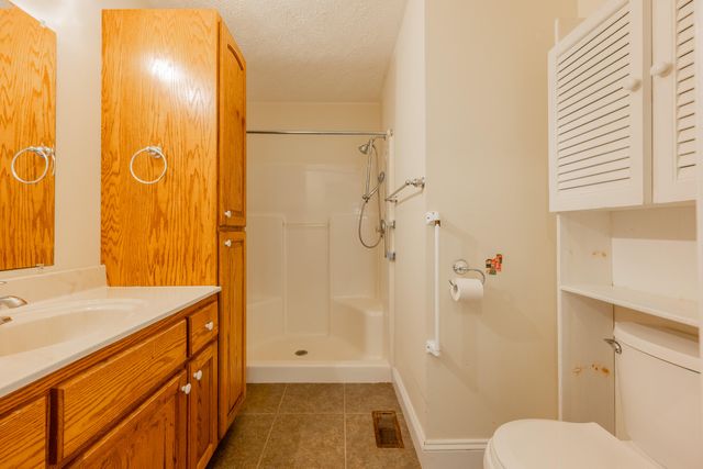 508 Whitelocke RD, Floyd, VA 24091