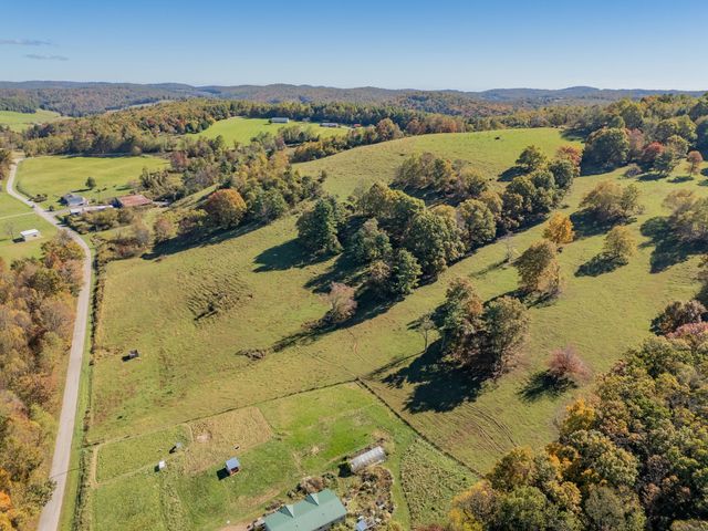 508 Whitelocke RD, Floyd, VA 24091