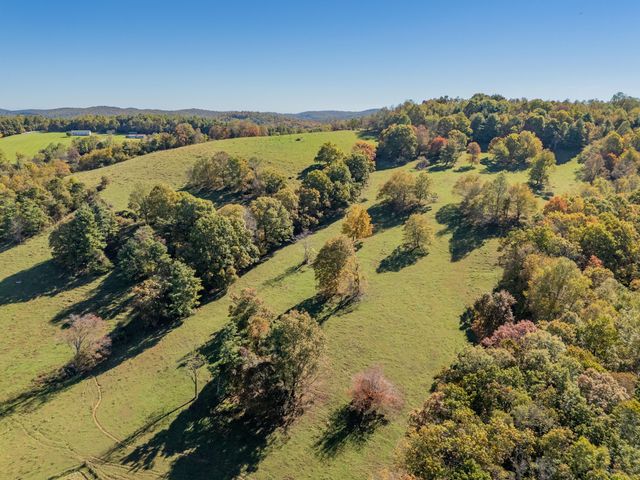 508 Whitelocke RD, Floyd, VA 24091