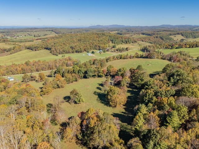 508 Whitelocke RD, Floyd, VA 24091