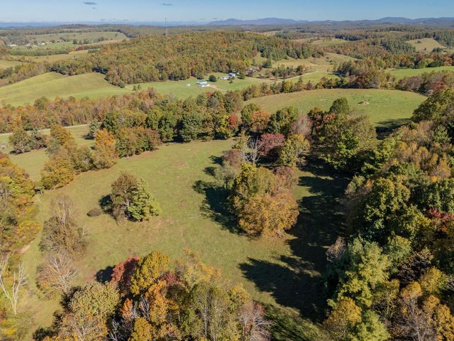 508 Whitelocke RD, Floyd, VA 24091