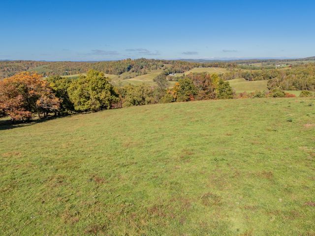 508 Whitelocke RD, Floyd, VA 24091