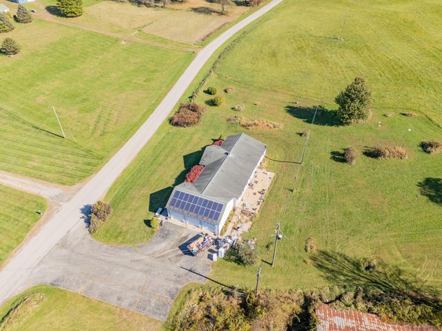 508 Whitelocke RD, Floyd, VA 24091