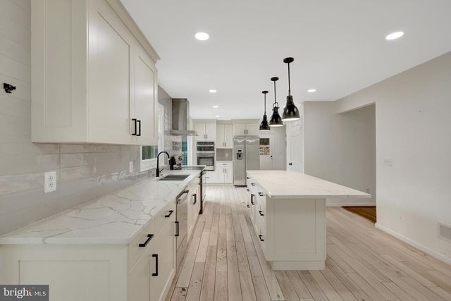 1108 BELLVIEW RD, Mclean, VA 22102