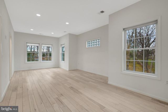 1108 BELLVIEW RD, Mclean, VA 22102