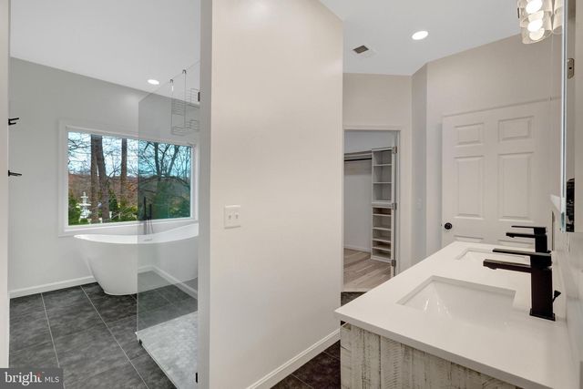 1108 BELLVIEW RD, Mclean, VA 22102