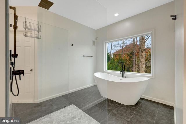 1108 BELLVIEW RD, Mclean, VA 22102