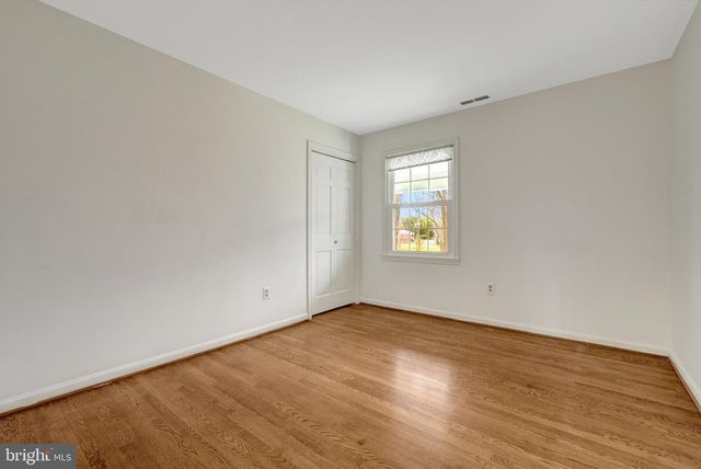 1108 BELLVIEW RD, Mclean, VA 22102