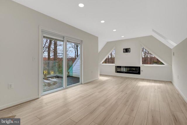 1108 BELLVIEW RD, Mclean, VA 22102