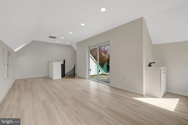 1108 BELLVIEW RD, Mclean, VA 22102