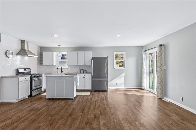 3407 E Lantern Lane, St Joseph, MO 64506