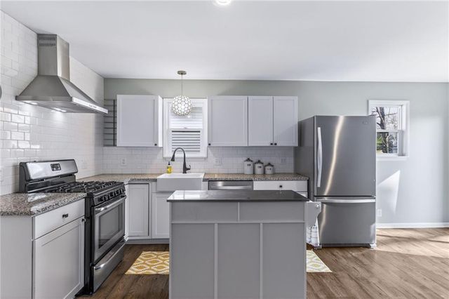 3407 E Lantern Lane, St Joseph, MO 64506