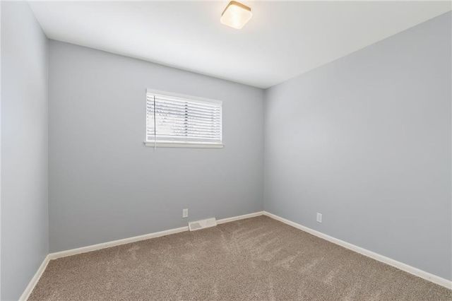 3407 E Lantern Lane, St Joseph, MO 64506