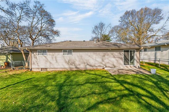 3407 E Lantern Lane, St Joseph, MO 64506