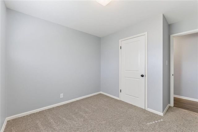 3407 E Lantern Lane, St Joseph, MO 64506