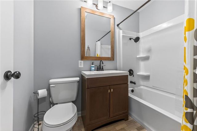 3407 E Lantern Lane, St Joseph, MO 64506