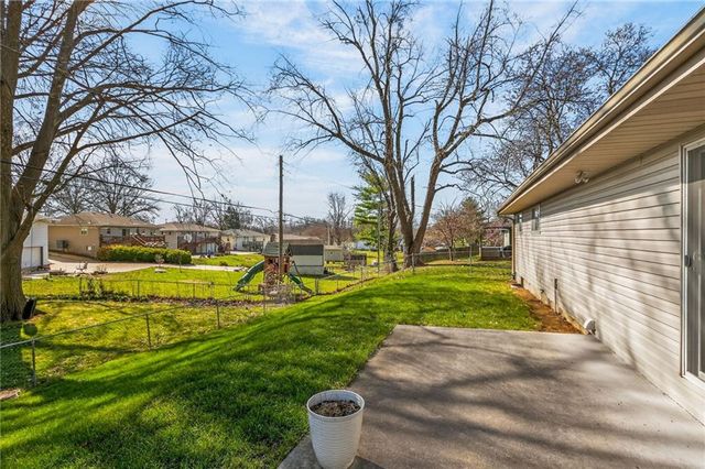 3407 E Lantern Lane, St Joseph, MO 64506