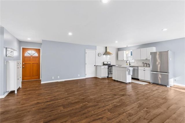 3407 E Lantern Lane, St Joseph, MO 64506