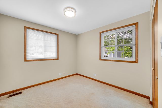 1264 Reading Court, Wheaton, IL 60189